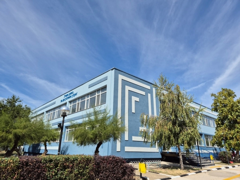 Откриха обновеното Средно училище "Димитър Благоев" в Свищов