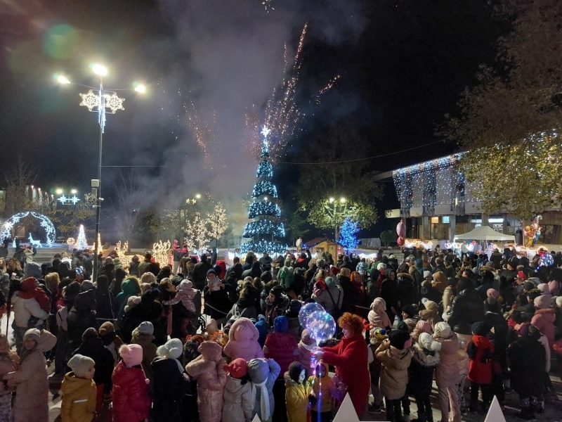 Свищов грейна в коледна премяна 