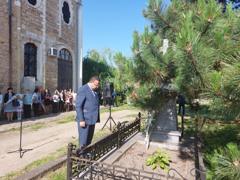 В Свищов тържествено бе отбелязан светлият празник на българската просвета и култура 24 май 