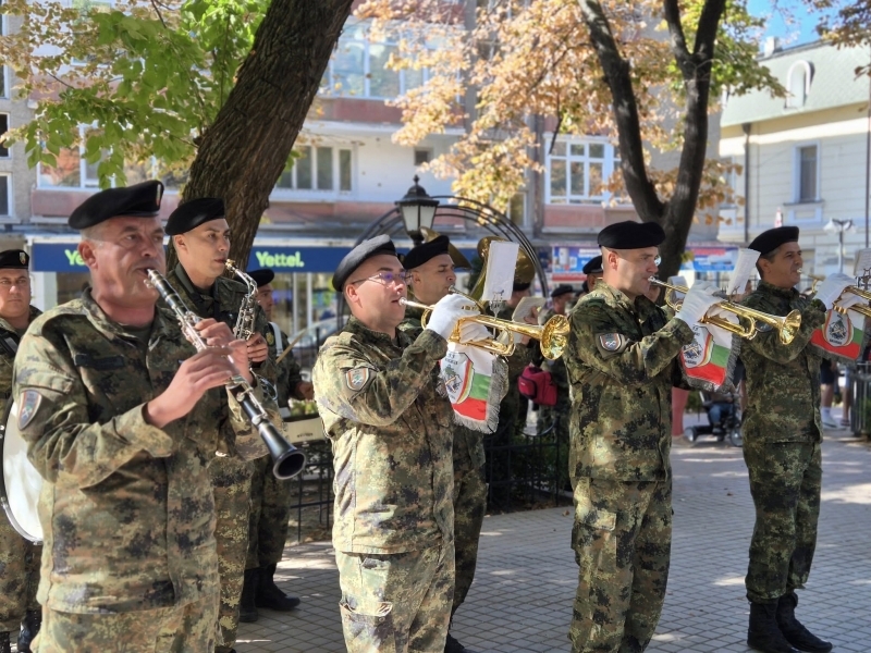 С военен ритуал Свищов отбеляза Деня на Независимостта на България