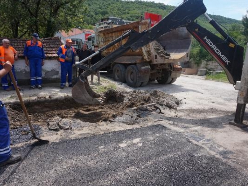 Продължават дейностите по подмяна на водопровод и полагане на нова асфалтова настилка в гр. Свищов