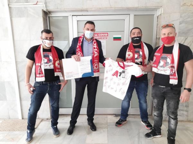 ПФК ЦСКА София ЕАД направи дарение на МБАЛ „Д-р Димитър Павлович“ – Свищов