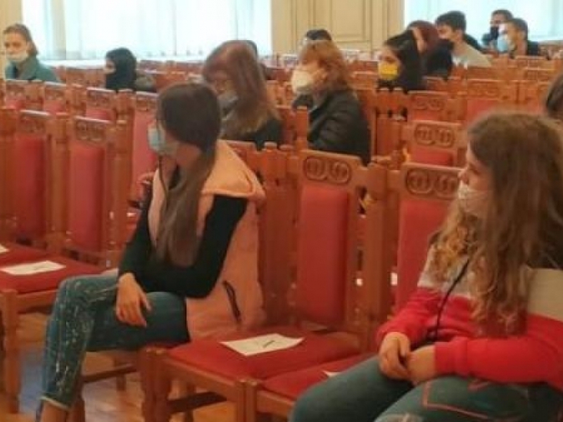 Серия от лекции посветени на здравето и активния начин на живот стартират в ПДТГ „Димитър Хадживасилев“ в Свищов