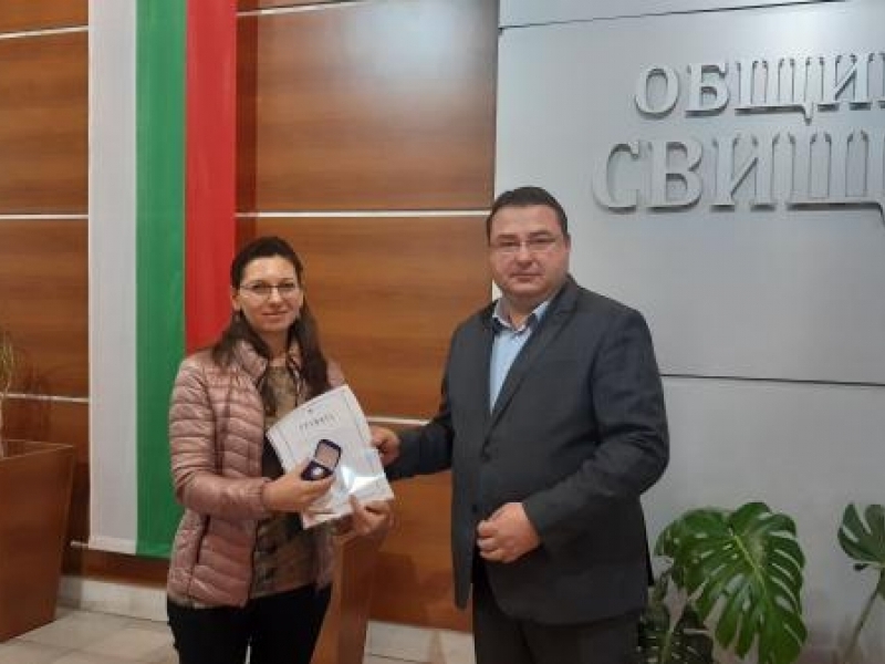 Кметът на Свищов отличи 8 служители от общинска администрация в Деня на българската община