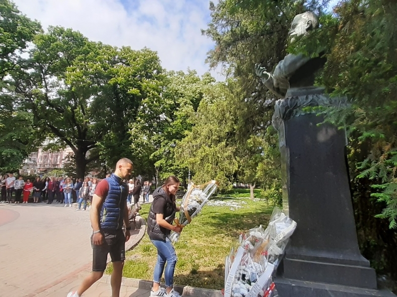 125 години от гибелта на Алеко Константинов бяха отбелязани днес в Свищов и София