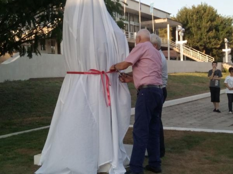 Паметник на Епископ Филип Станиславов издигнаха в родното му село Ореш