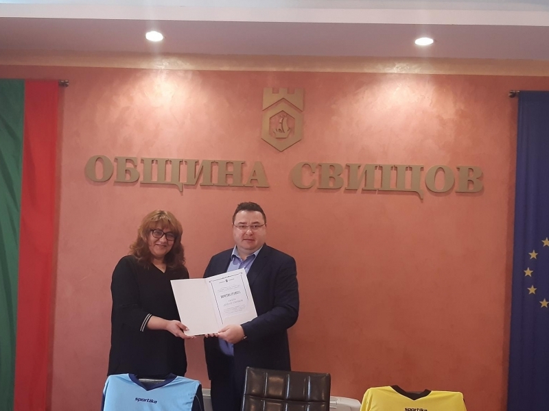 СКХТФ „Дунав“ – Свищов получи почетни грамоти от кмета на Свищов за достойно представяне на Държавни първенства по хокей в зала 