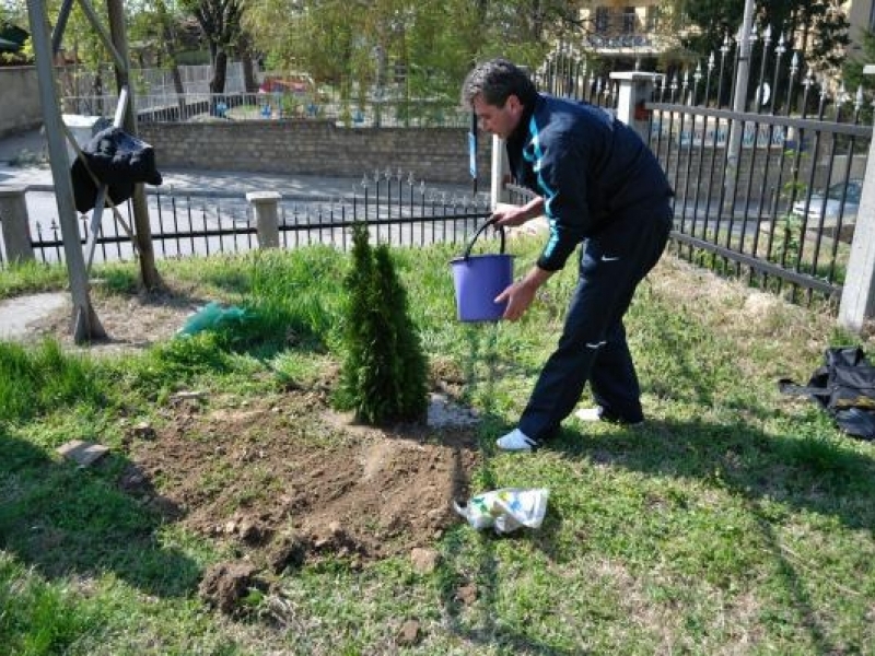 В страстната седмица стотици участваха в акция „Великденско почистване”