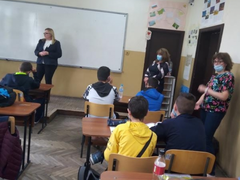 Община Свищов инициира поредица от информационни срещи за възможностите за кандидатстване след седми клас