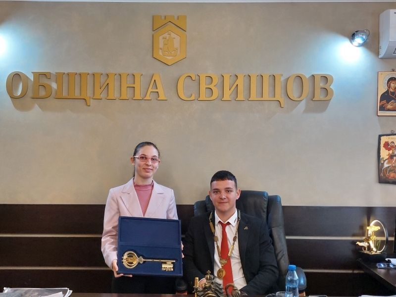 С подкрепата на Младежки център в Свищов бе реализирана инициативата „МЕНИДЖЪР ЗА ЕДИН ДЕН“