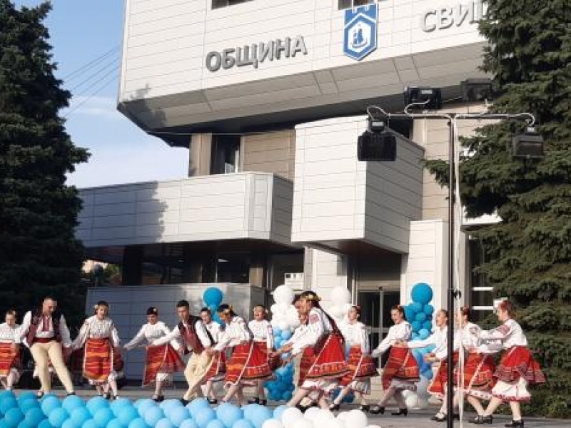 ГОДИШНИТЕ НАГРАДИ ЗА ОБРАЗОВАНИЕ И КУЛТУРА ЗА 2021 ГОДИНА БЯХА ВРЪЧЕНИ В СВИЩОВ