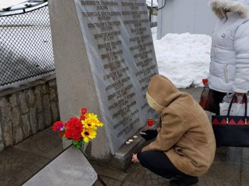 В Свищов си спомниха  с тъга за жертвите при голямото земетресение през 1977 година