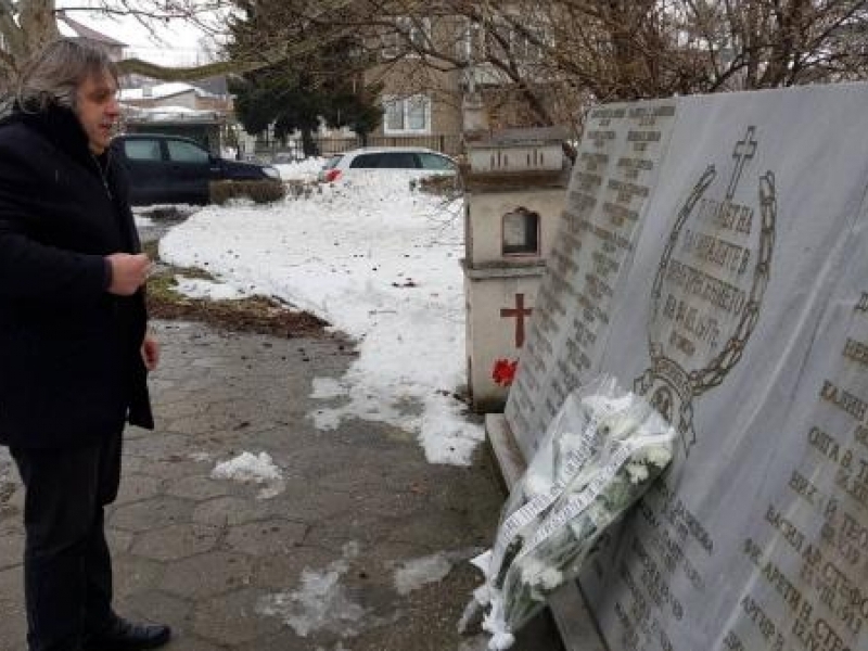 В Свищов си спомниха  с тъга за жертвите при голямото земетресение през 1977 година