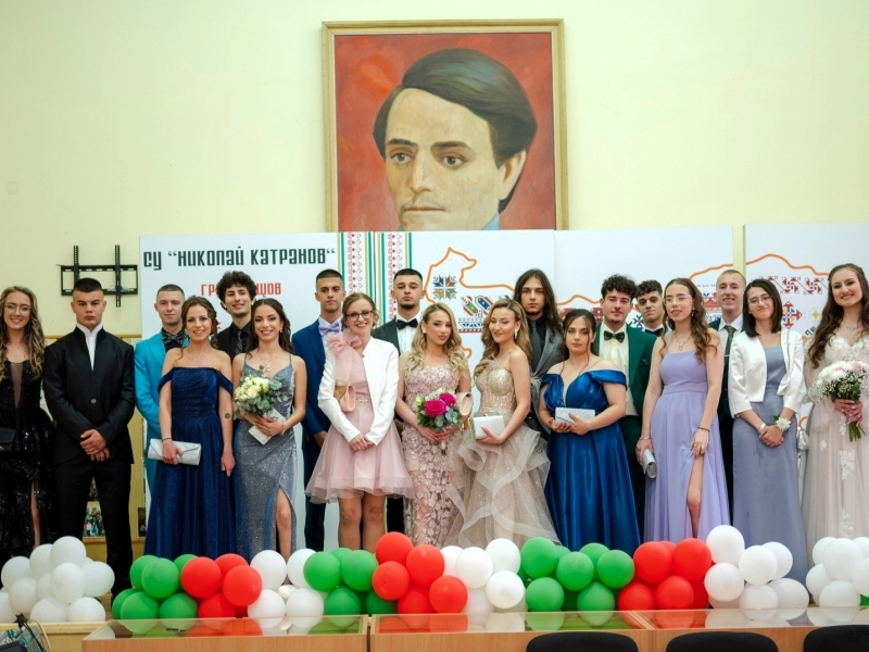 Отлично представяне на зрелостниците от СУ "Николай Катранов" в ДЗИ 