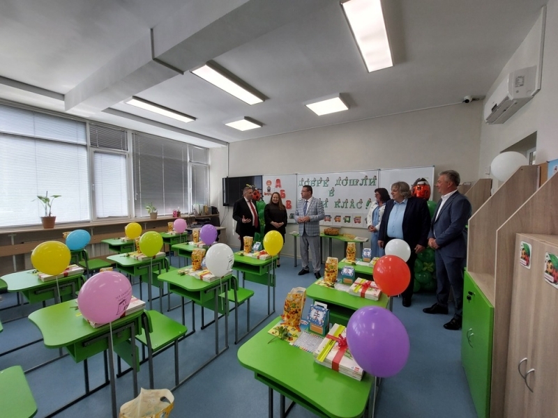 Откриха обновеното Средно училище "Димитър Благоев" в Свищов