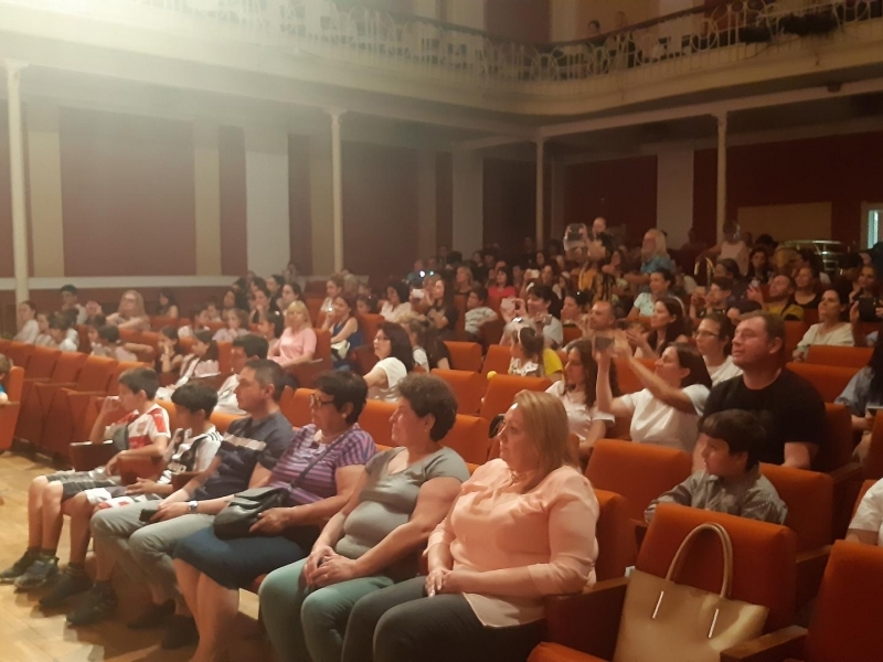 Първо българско читалище подари празничен концерт на свищовските деца за 1 юни 