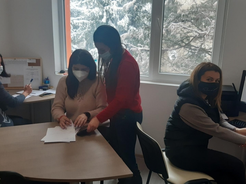 Екипът на Център „Компас” оказва ежедневна подкрепа на пристигналите в община Свищов  украински граждани  