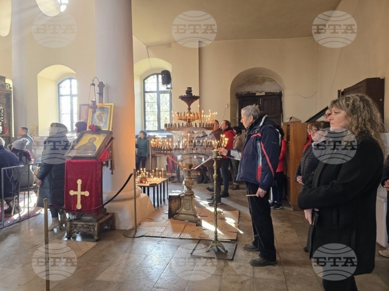 Музикалният албум „Древните химни на православието – музика от манастирите“ бе представен в храм „Света Троица“ в Свищов 