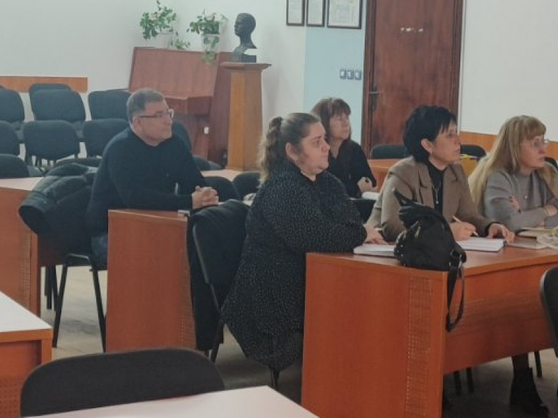 Общинското ръководство и директорите на училищата в община Свищов обсъдиха подготовката на държавния план-прием за учебната 2026 – 2027 г. 