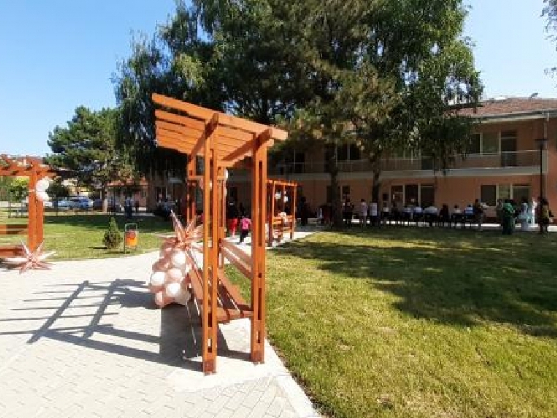 Център за грижа за възрастни хора в невъзможност за самообслужване бе открит днес в Свищов 