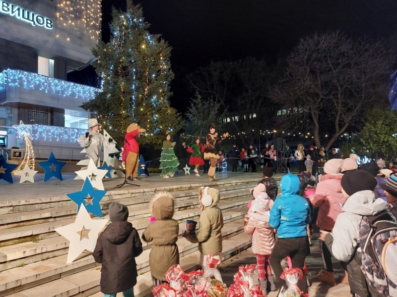 Свищов грейна в коледна премяна 