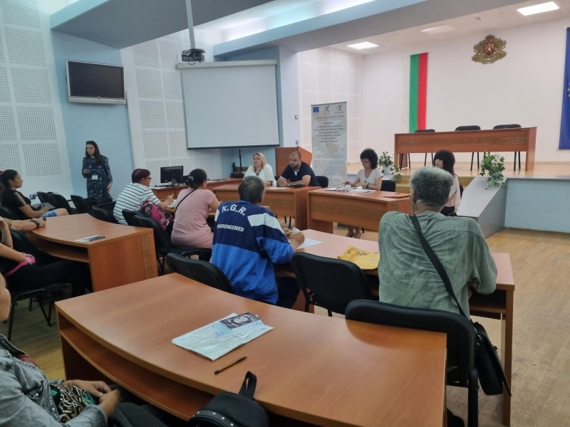 Още 19 представители на различни уязвими социални групи получиха възможност за заетост праз месец юни в Община Свищов 